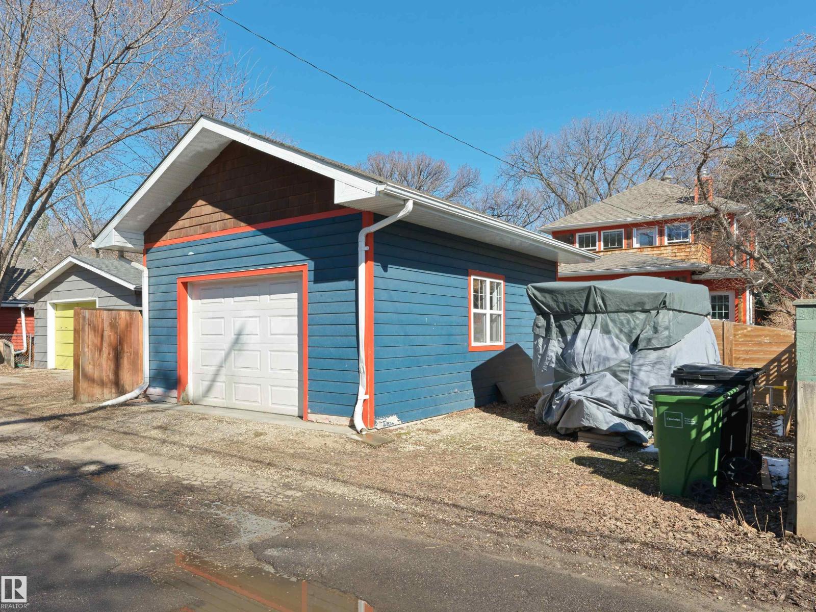9815 90 AV NW, Edmonton