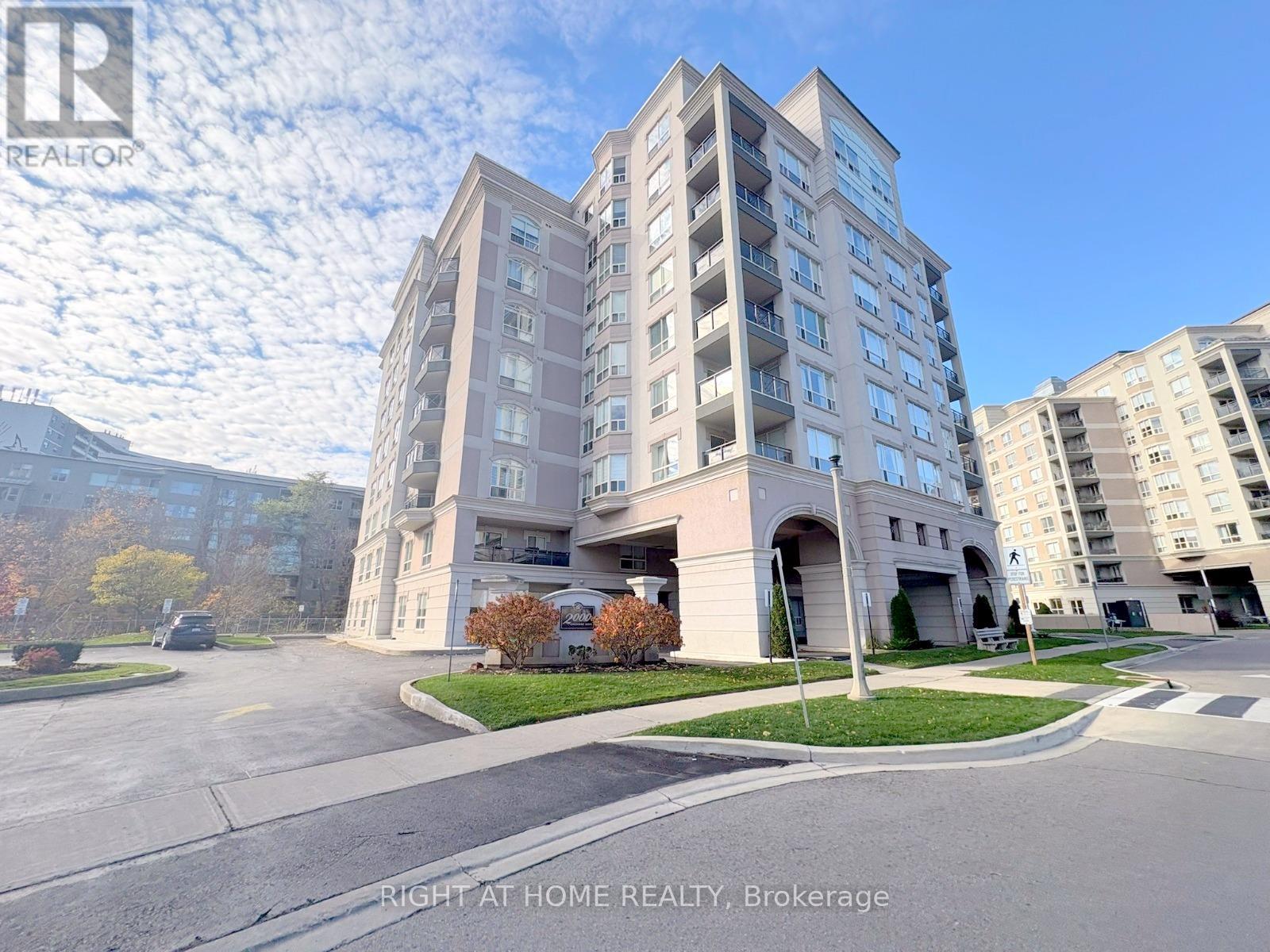 #202 2000 CREEKSIDE DRIVE - 1