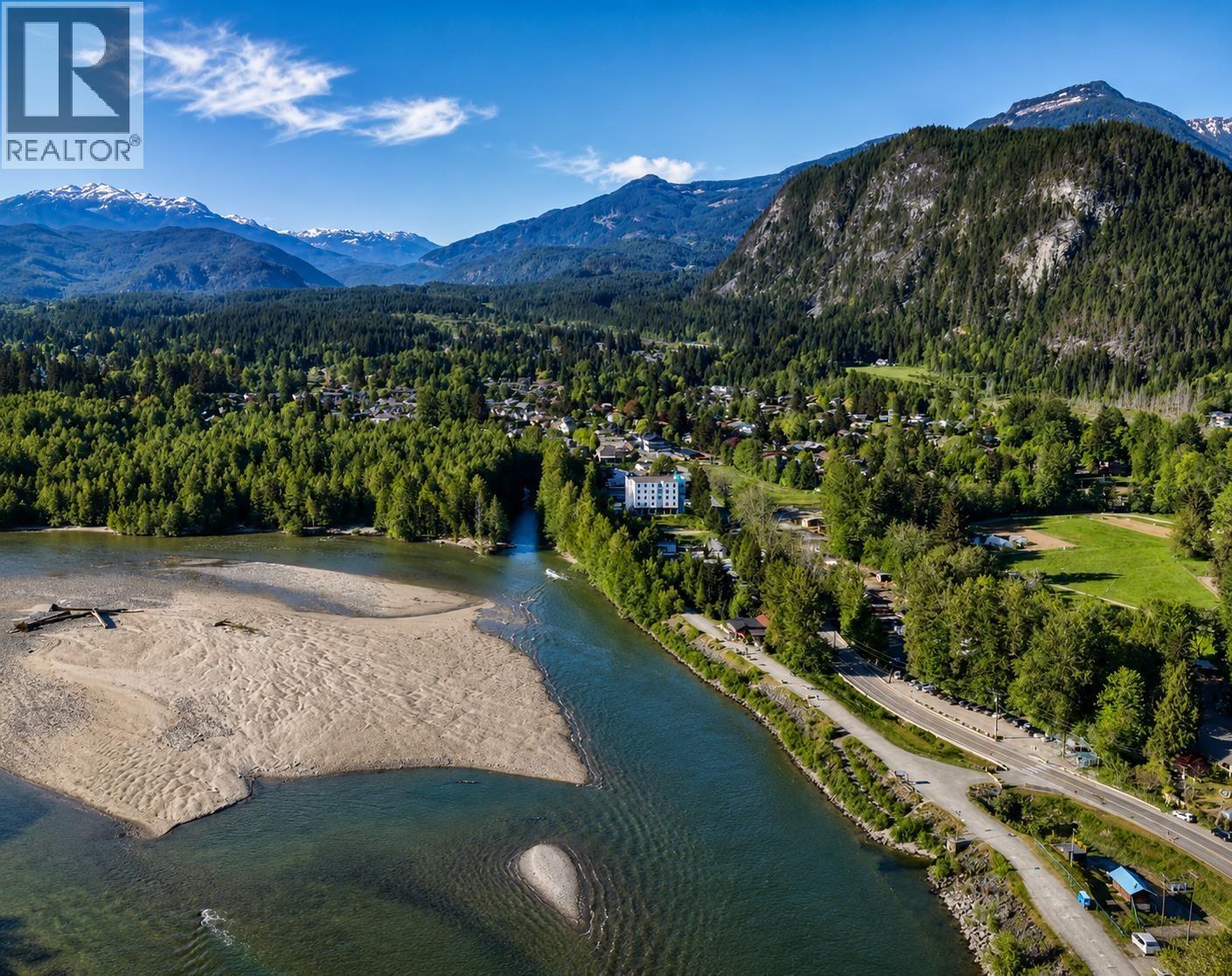 1510 MACDONALD PLACE, Squamish