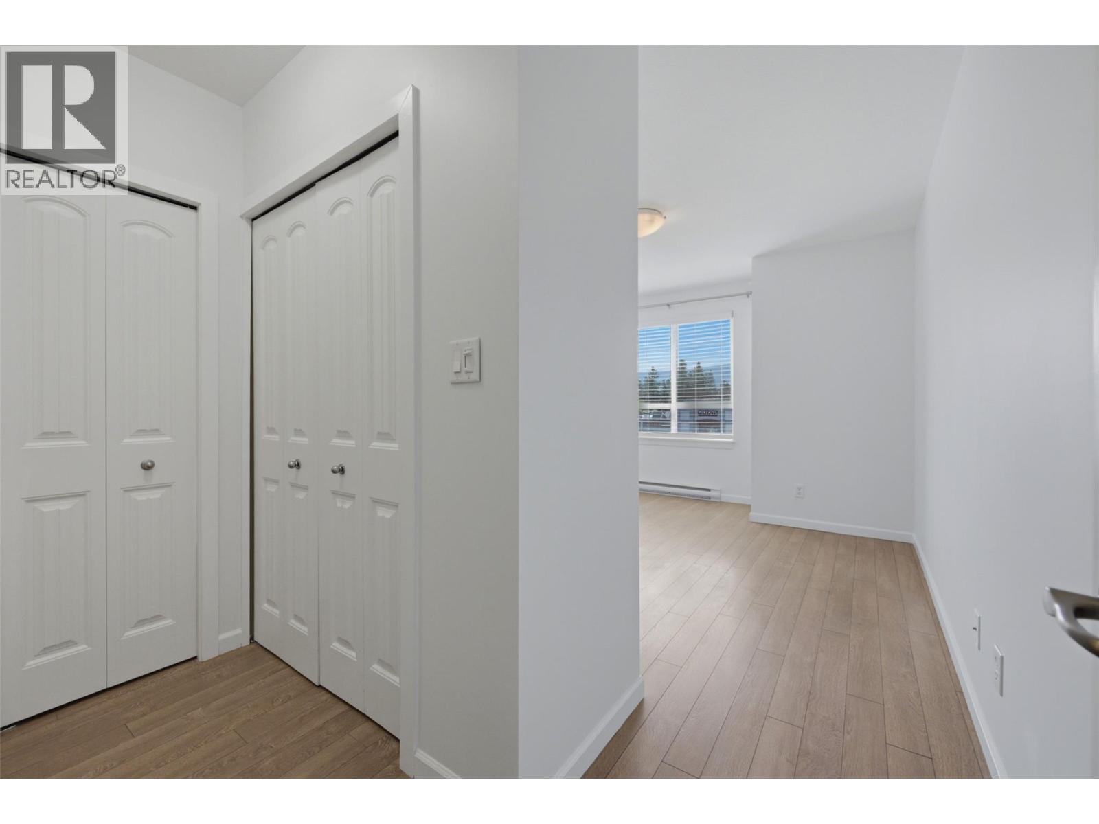 #302 140 Asher Road - 24