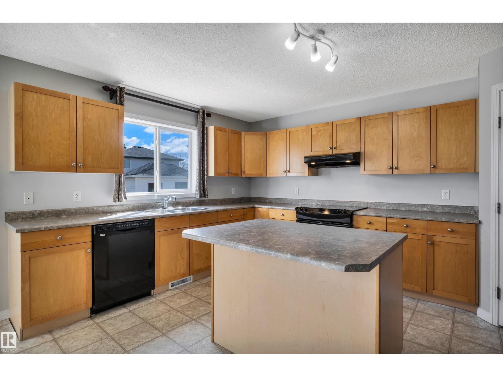 4316 151 AV NW - 10