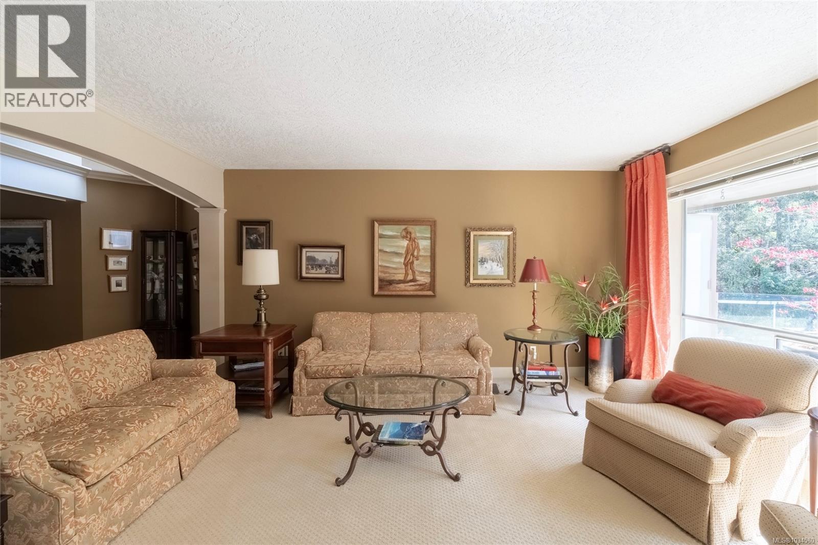 3 1040 Pondwood Lane, Saanich