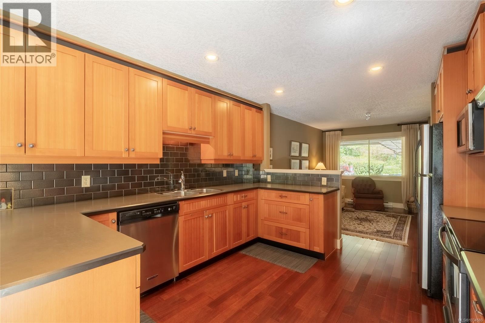 #3 1040 Pondwood Lane - 14