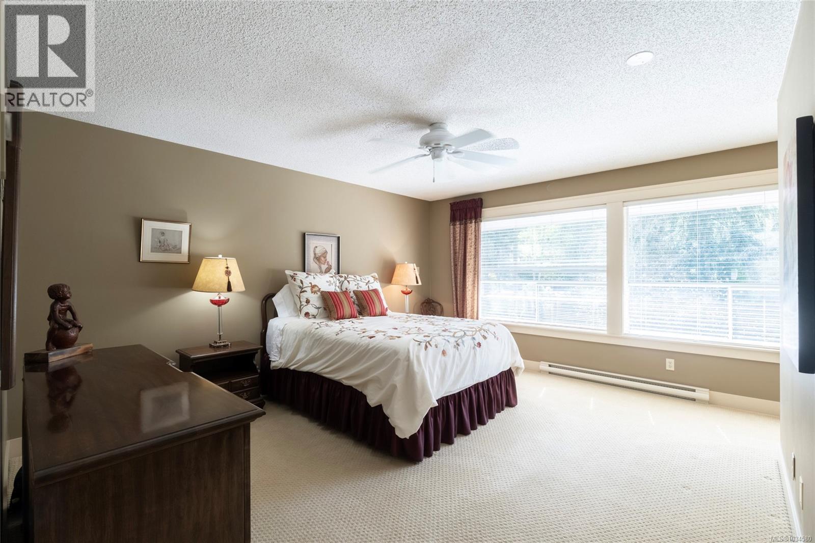 3 1040 Pondwood Lane, Saanich