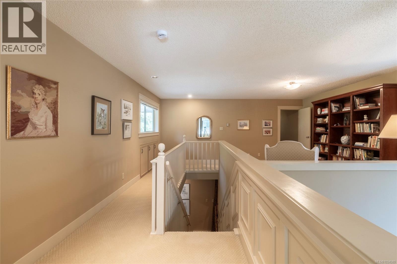 3 1040 Pondwood Lane, Saanich