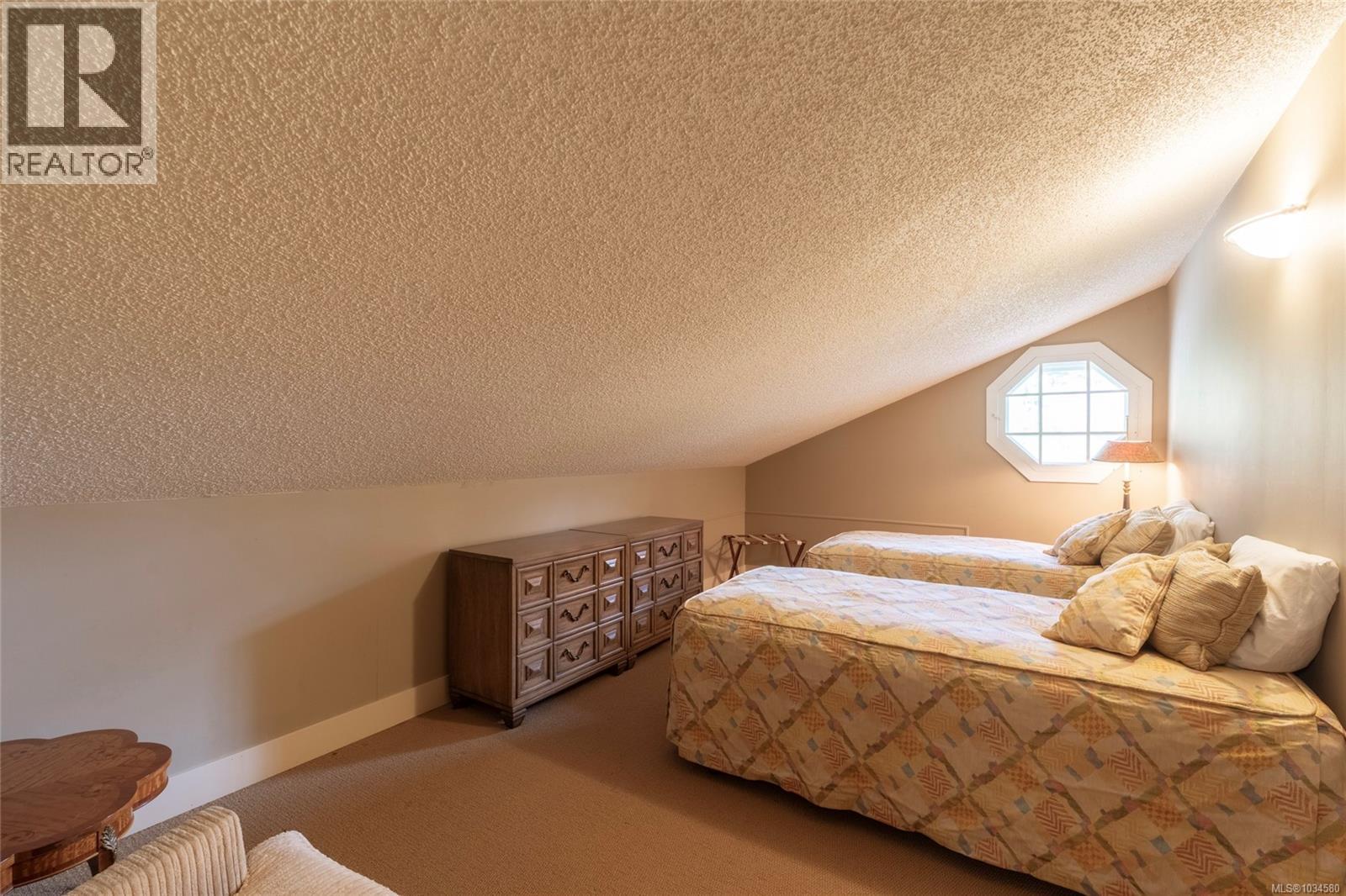 #3 1040 Pondwood Lane - 37