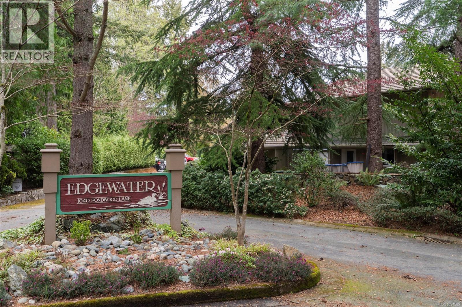 #3 1040 Pondwood Lane - 44