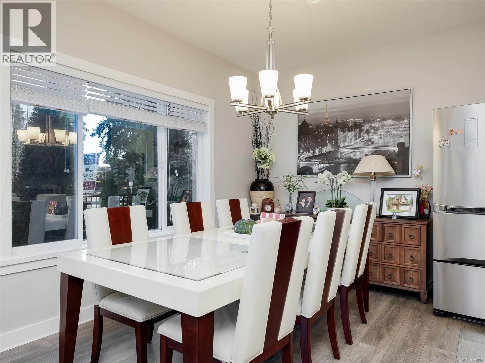 1326 Bombardier Cres - 6