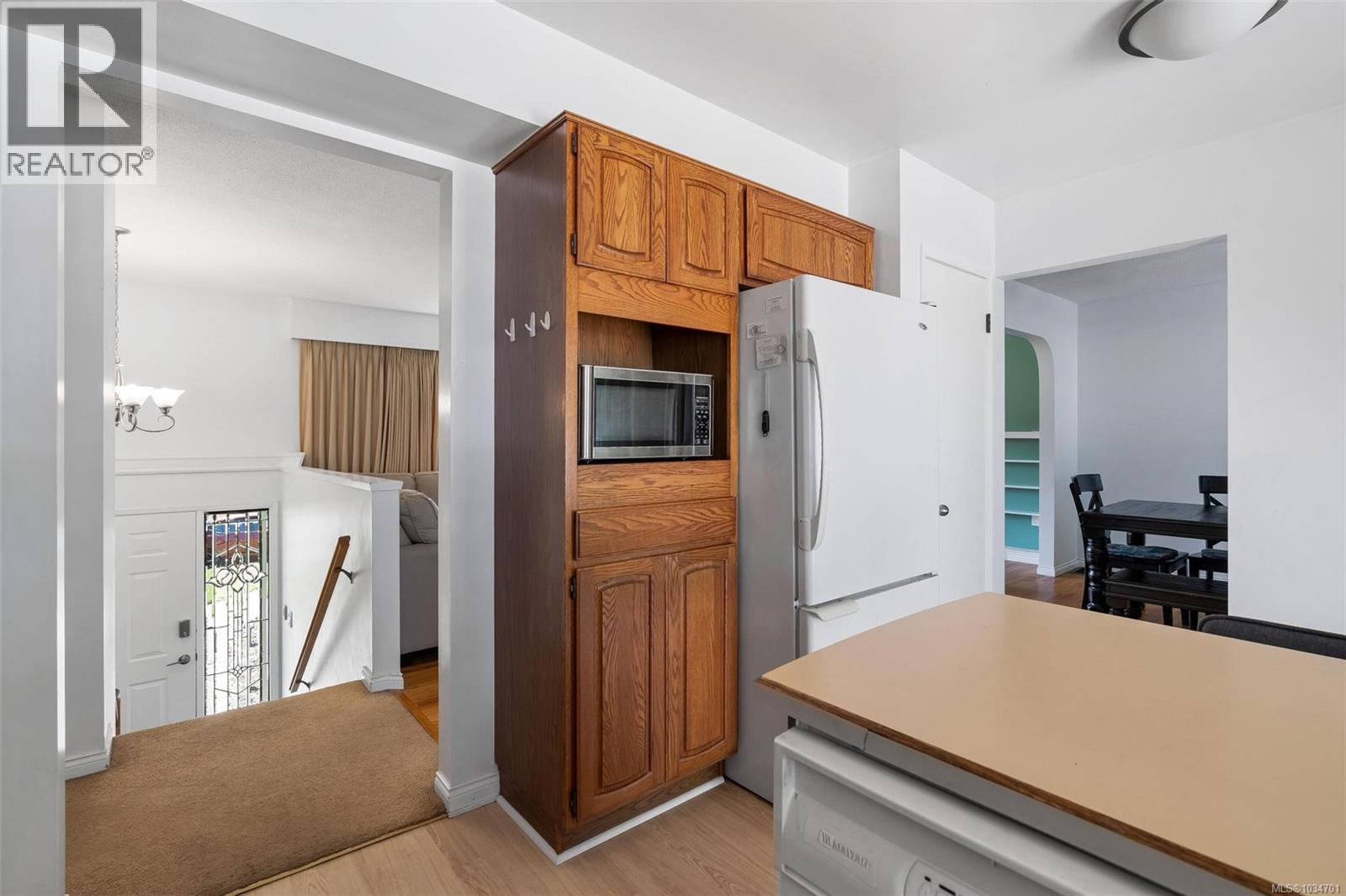  1722 Jefferson Avenue, Saanich