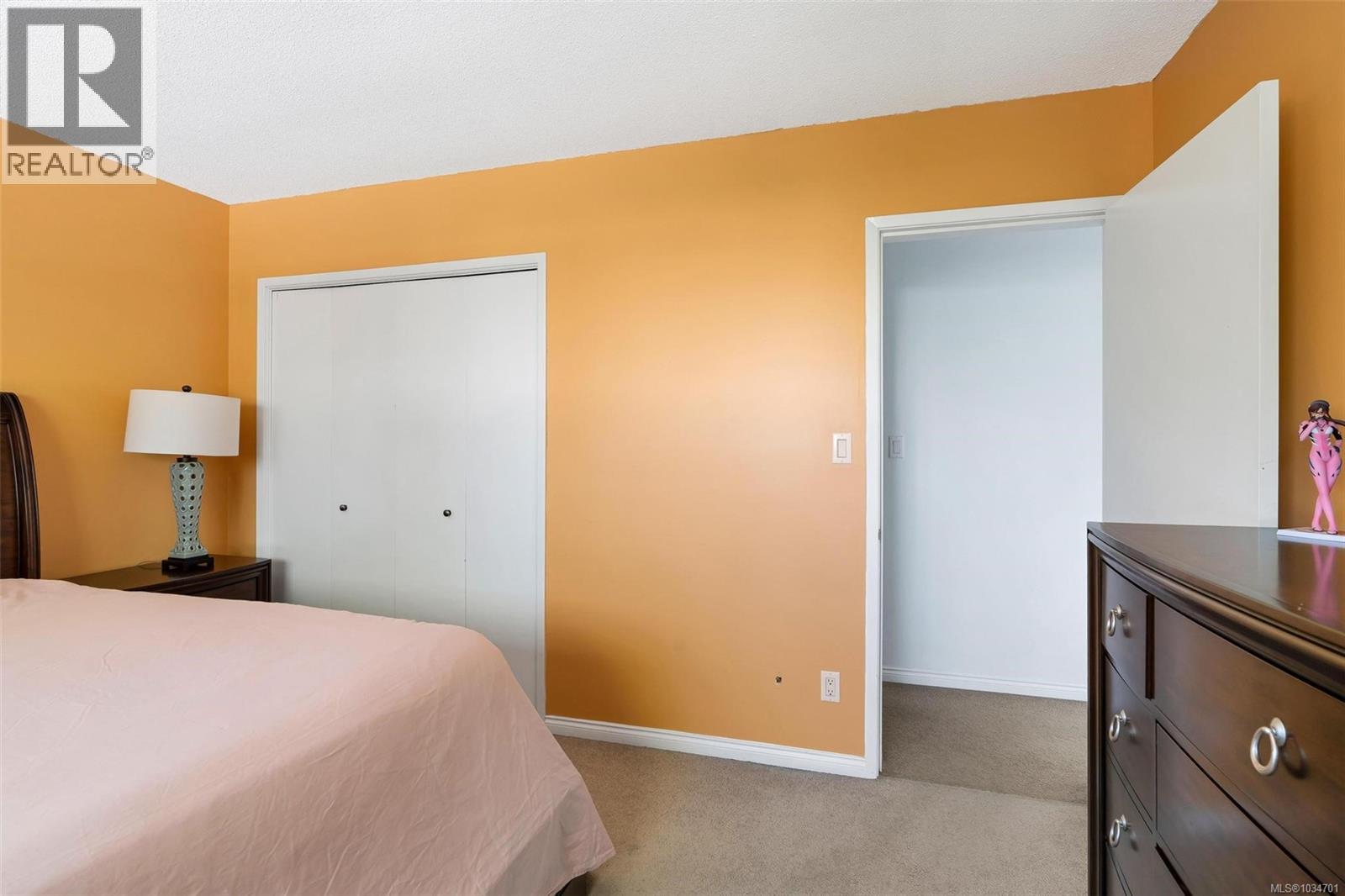  1722 Jefferson Avenue, Saanich