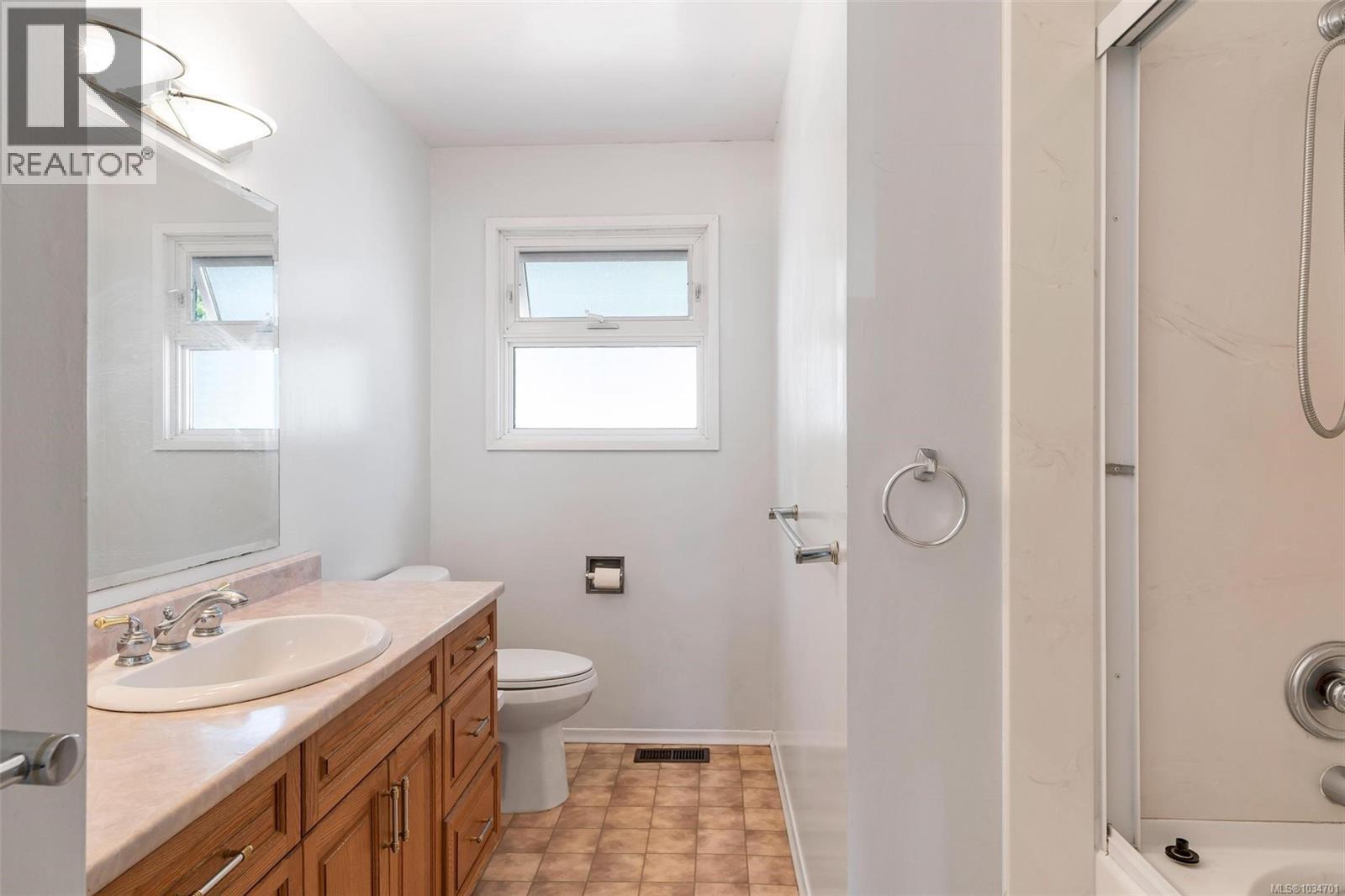1722 Jefferson Ave - 23