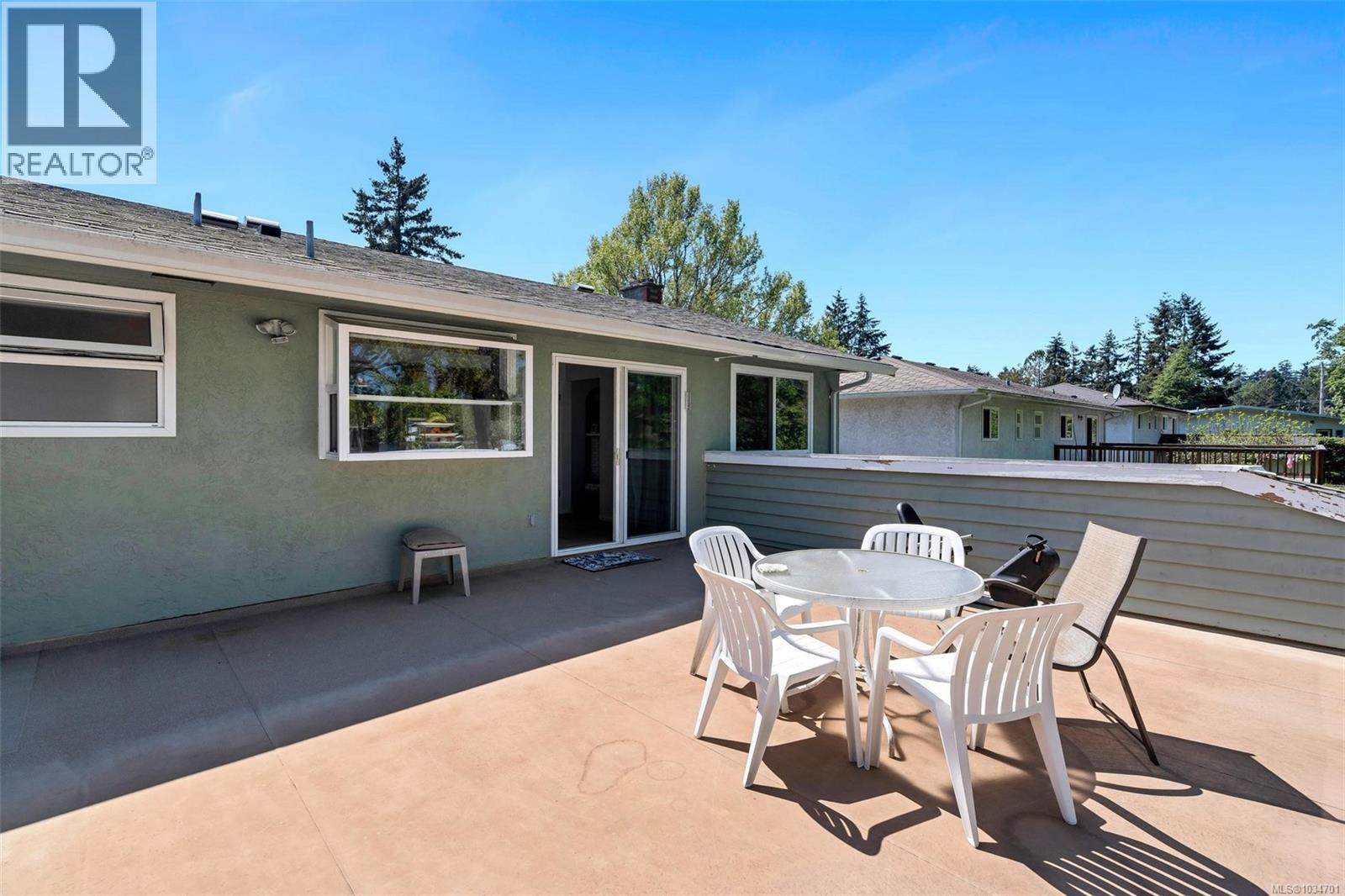  1722 Jefferson Avenue, Saanich