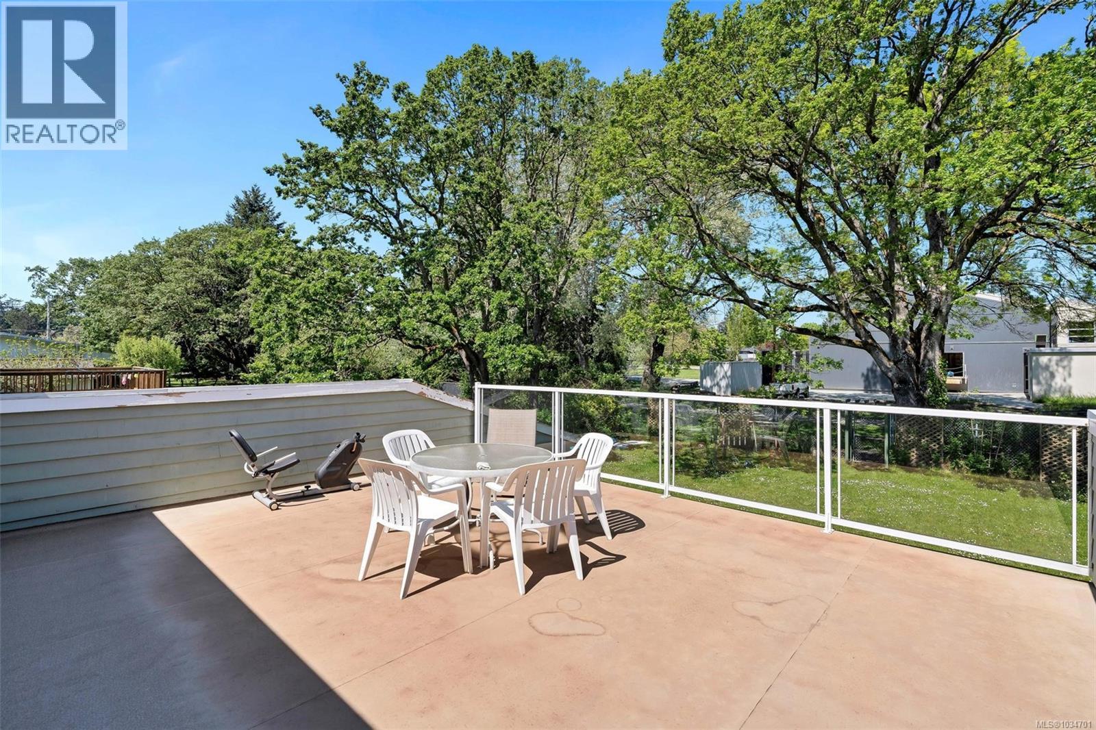 1722 Jefferson Avenue, Saanich