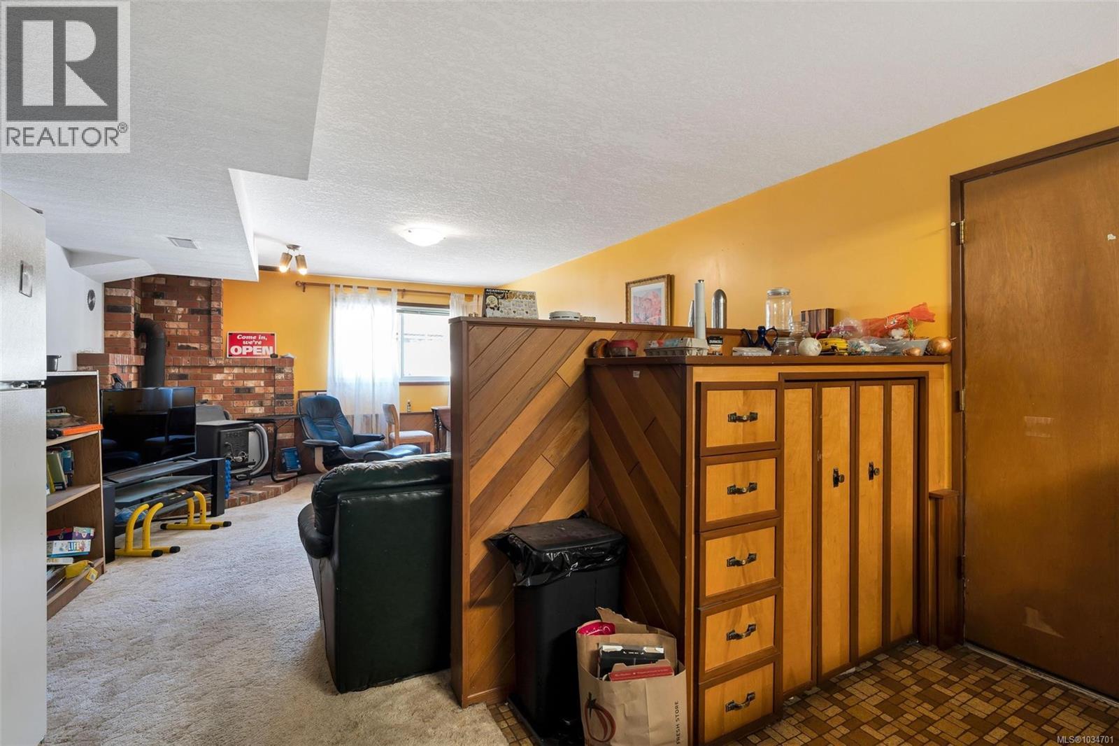  1722 Jefferson Avenue, Saanich