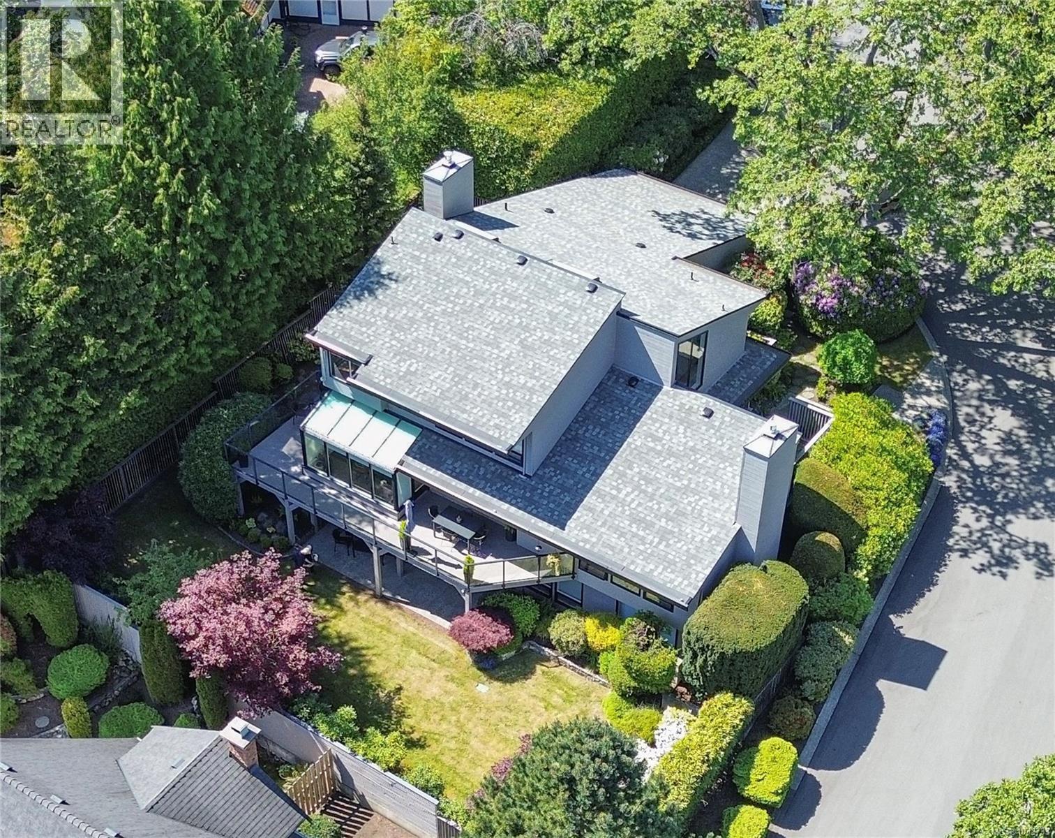  1711 Patly Place, Victoria