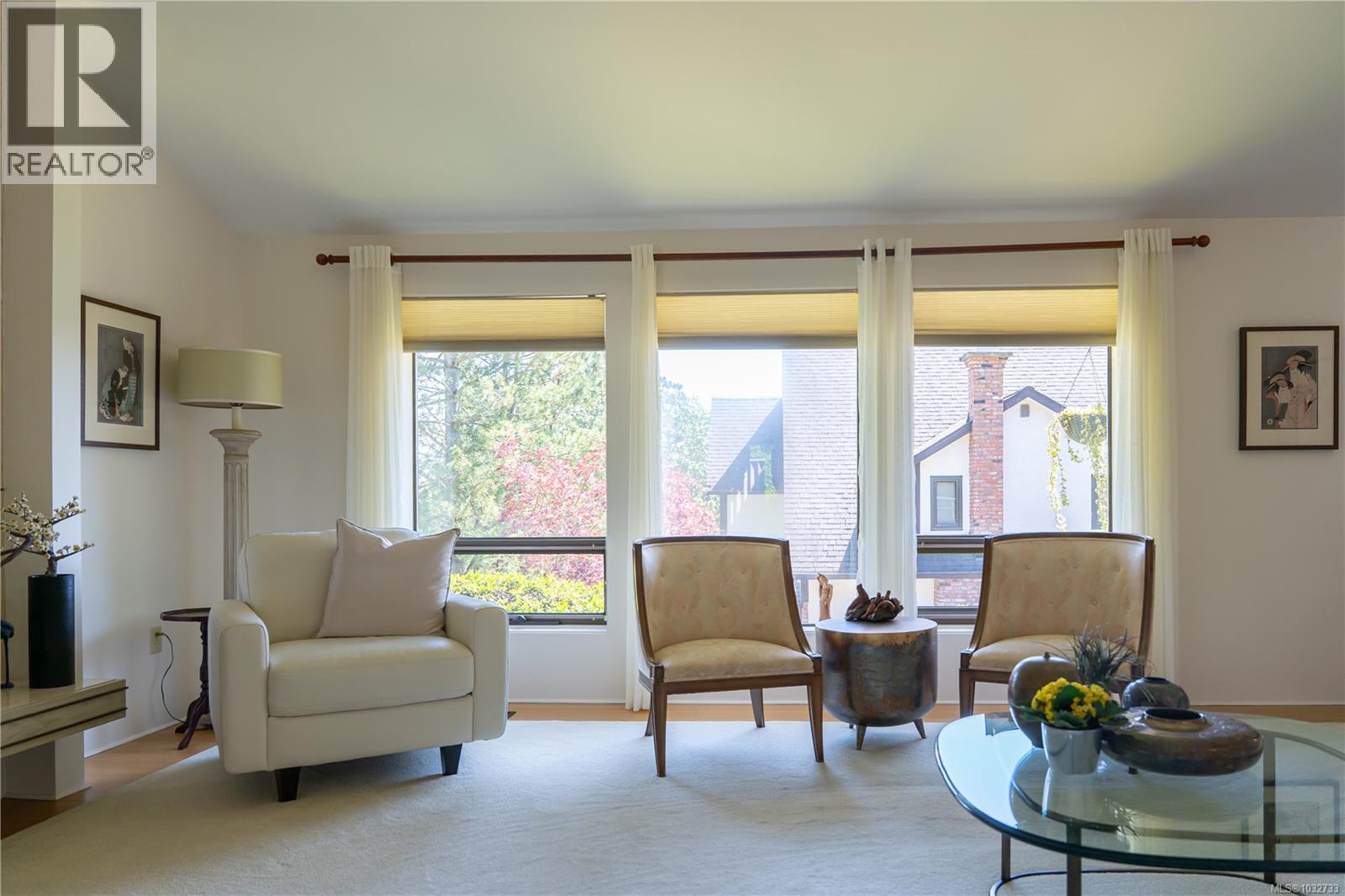  1711 Patly Place, Victoria