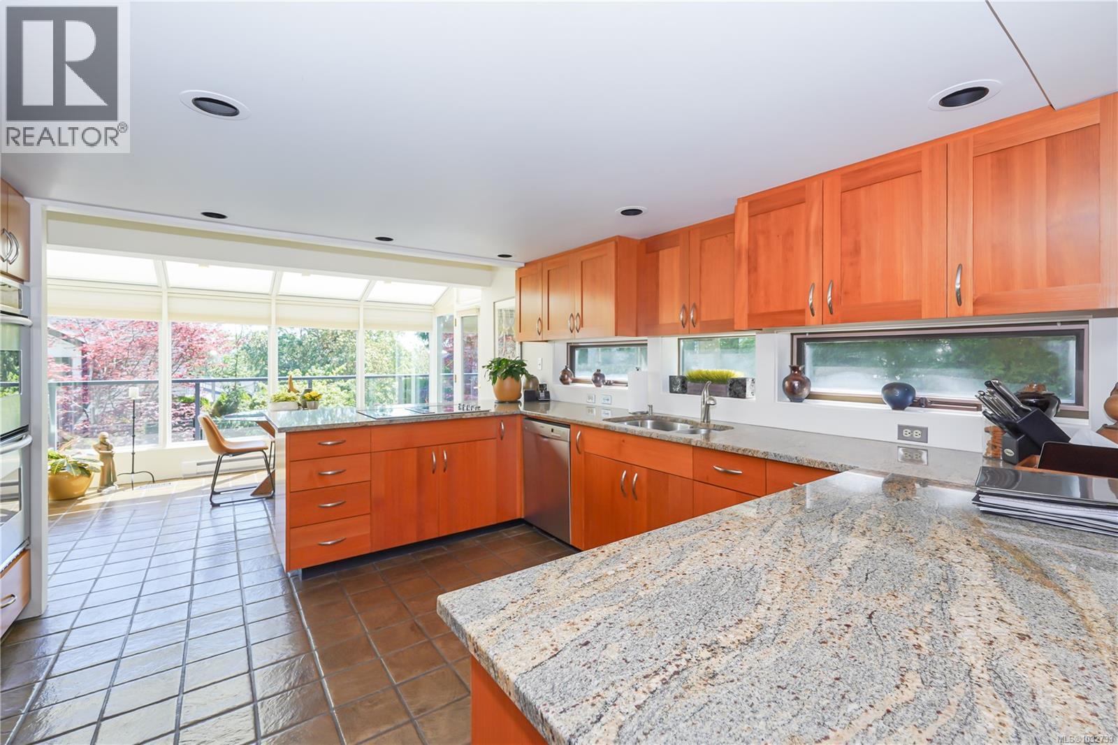 1711 Patly Place, Victoria