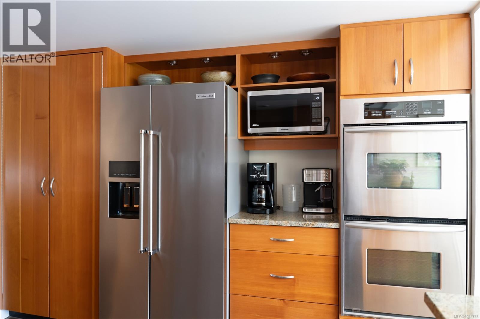  1711 Patly Place, Victoria