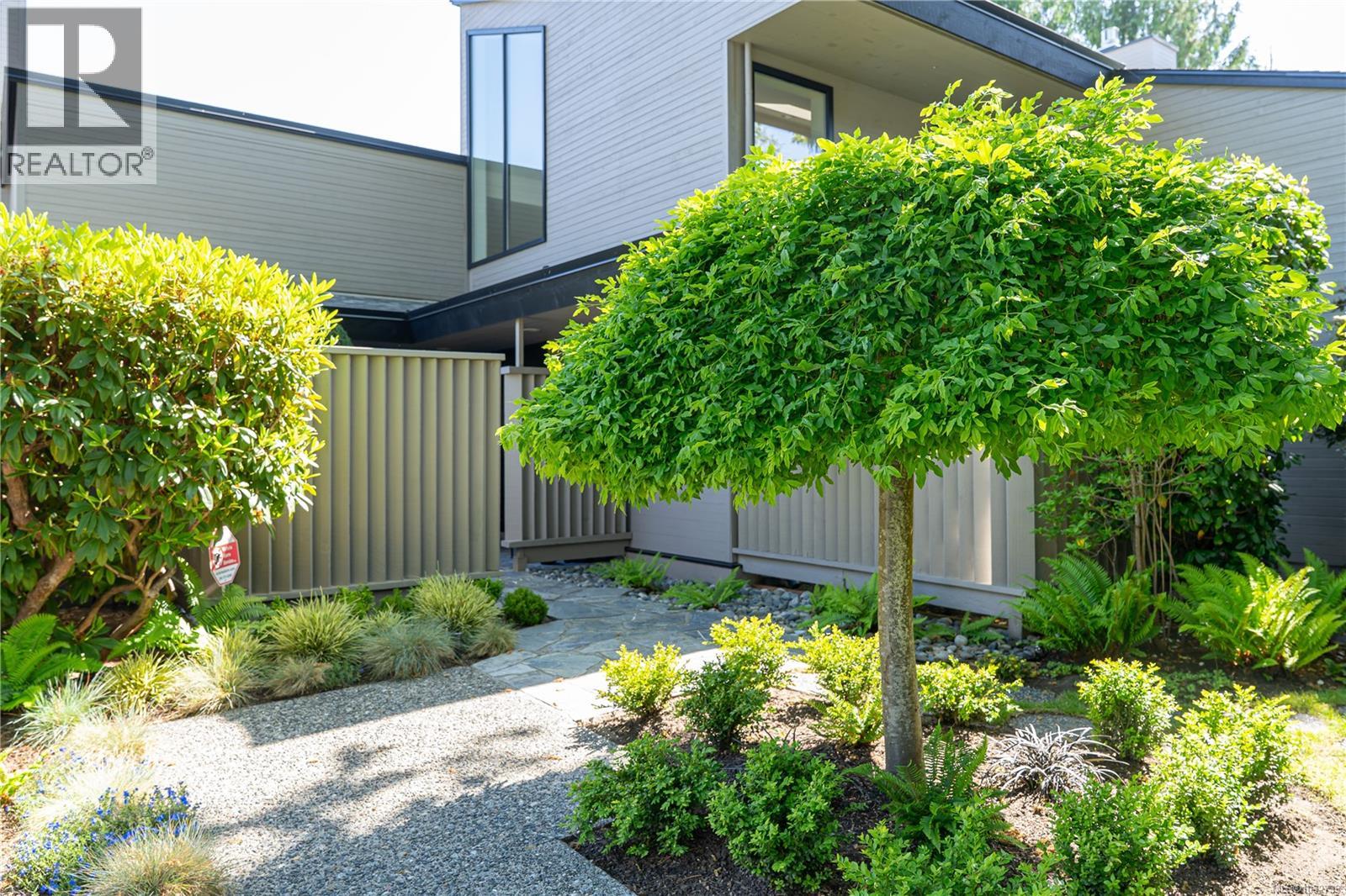  1711 Patly Place, Victoria