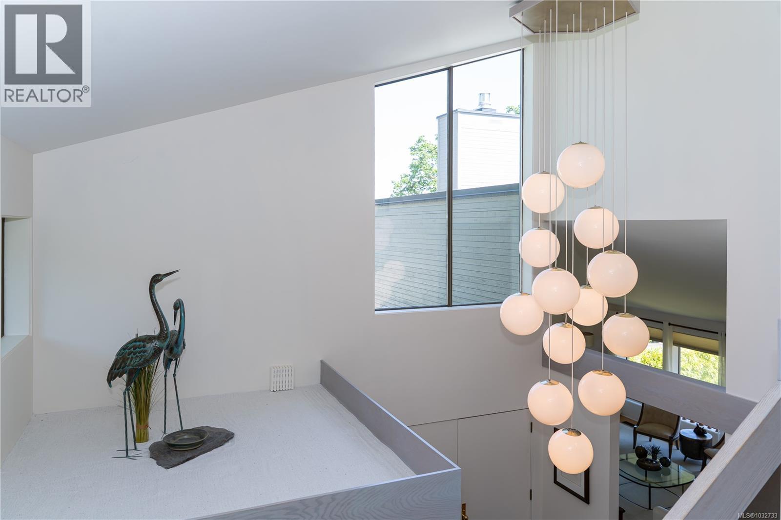  1711 Patly Place, Victoria