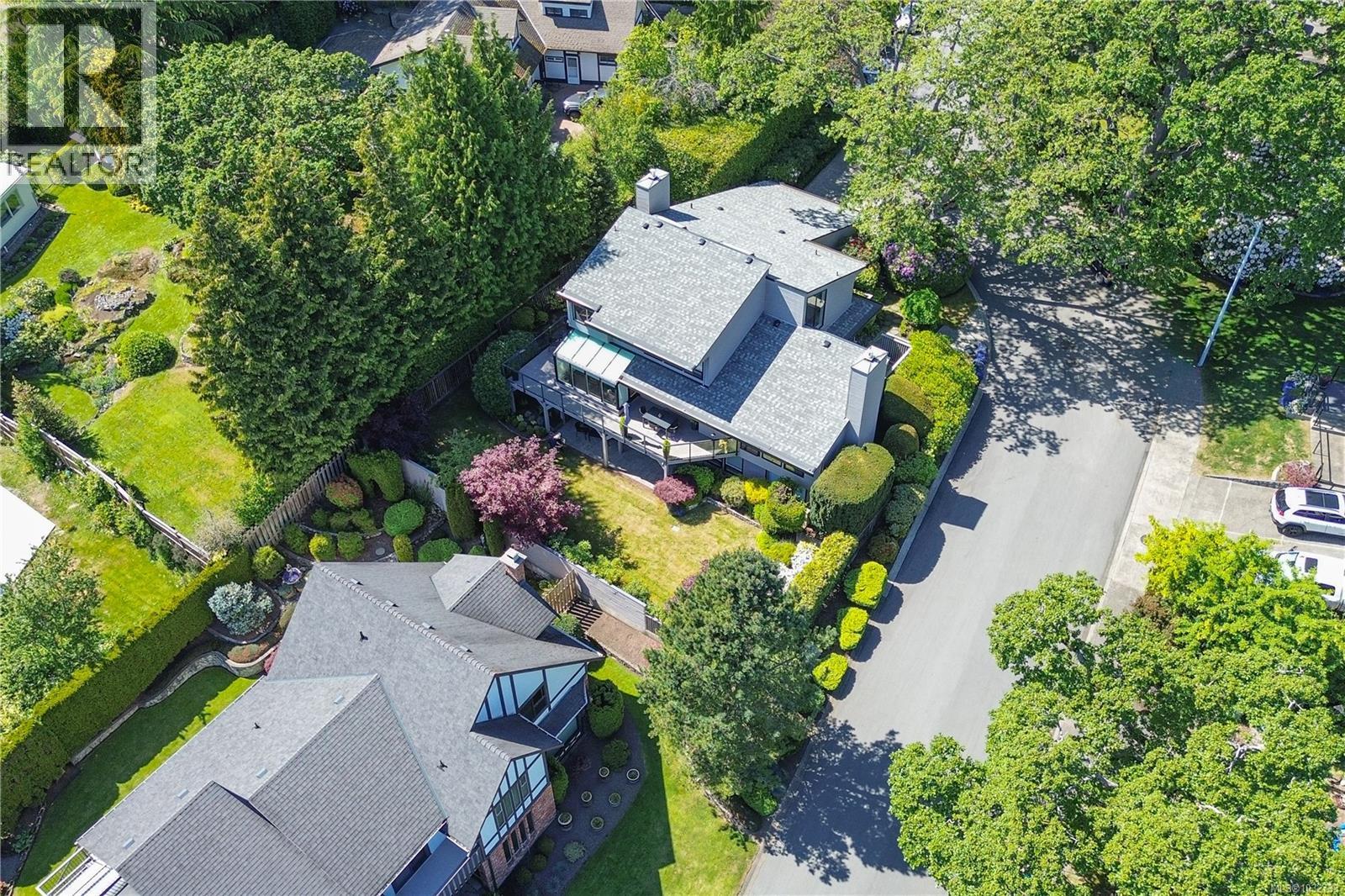  1711 Patly Place, Victoria