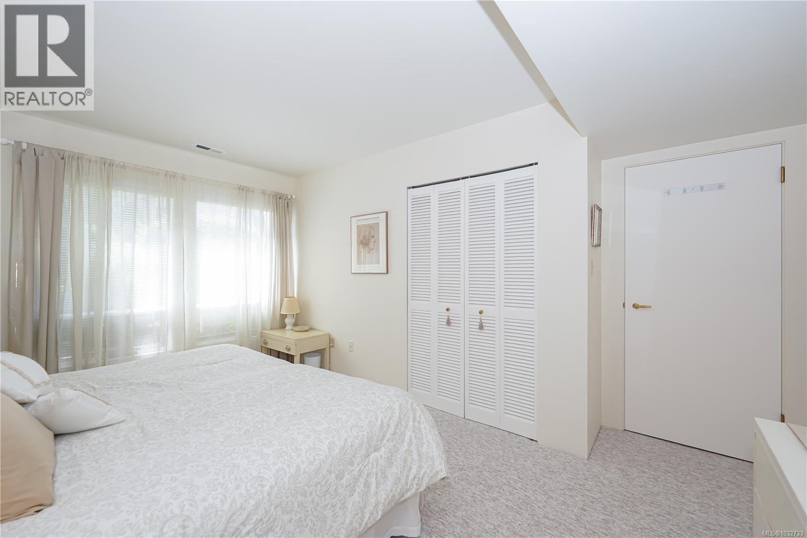  1711 Patly Place, Victoria