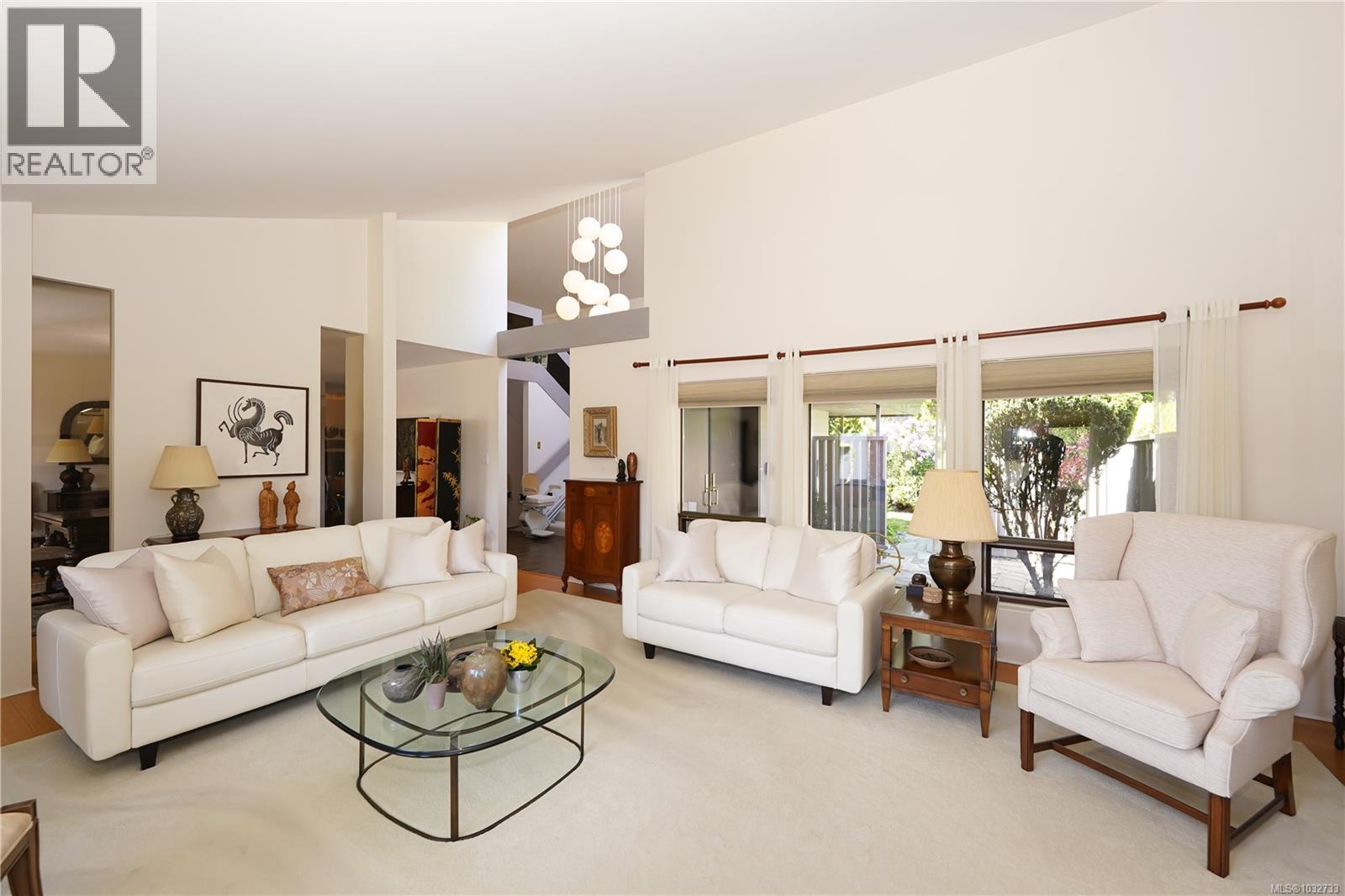  1711 Patly Place, Victoria