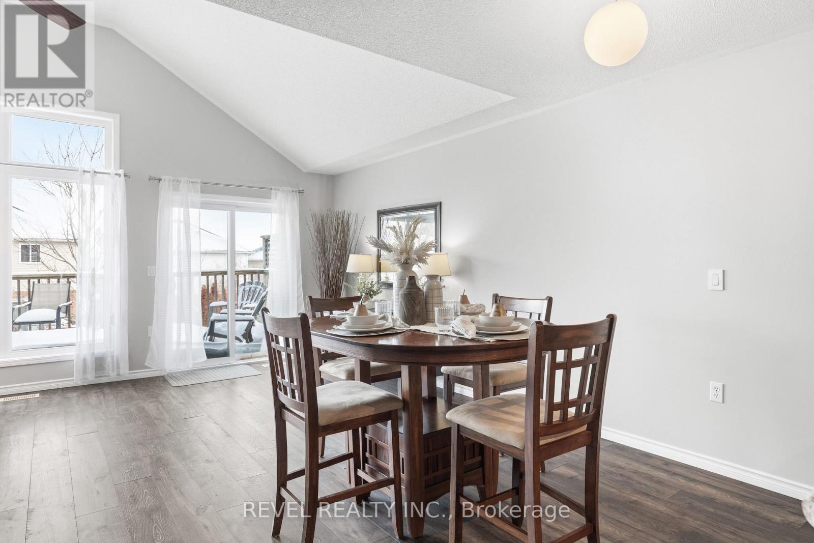 617 CLANCY CRESCENT - 11