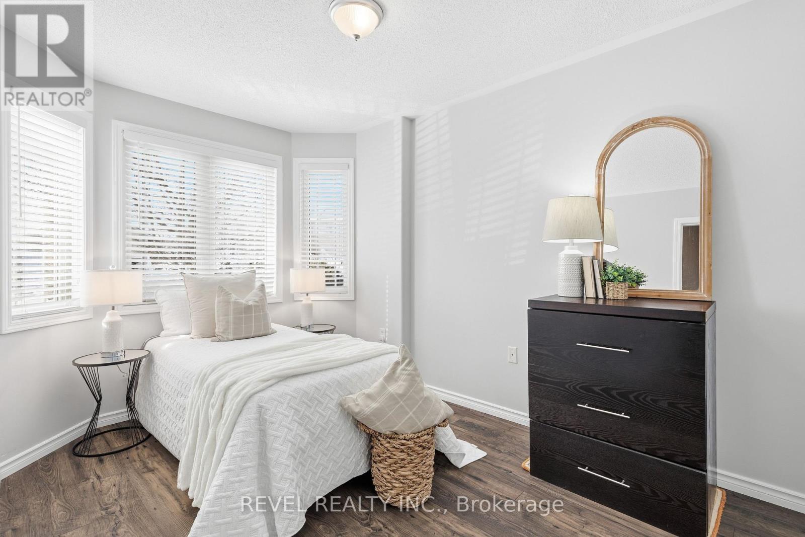 617 CLANCY CRESCENT - 24
