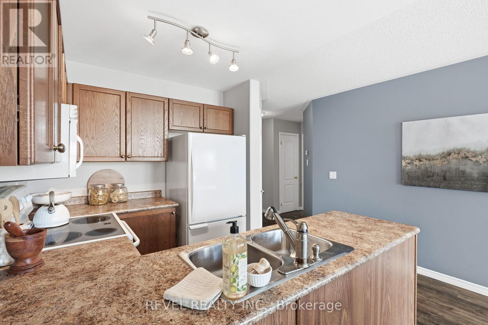 617 CLANCY CRESCENT - 9