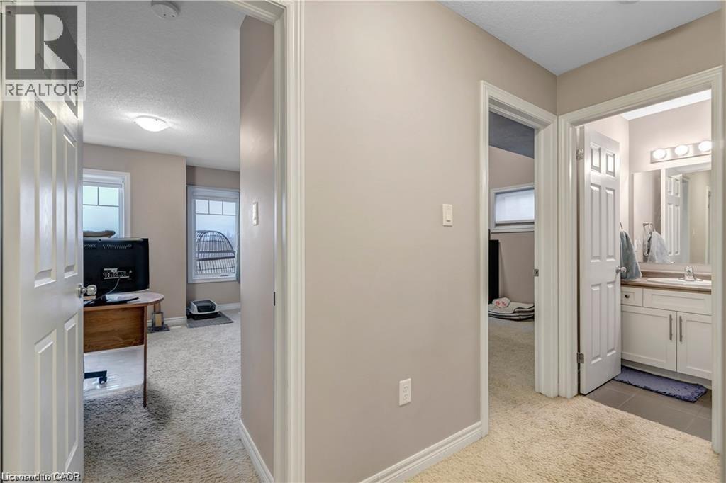 1116 FAIRWAY Road N Unit# B, Kitchener, Ontario, N2A0J3 — Photo 13