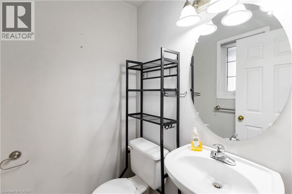 21 AXFORD Parkway, St. Thomas, Ontario, N5R6E6 — Photo 7