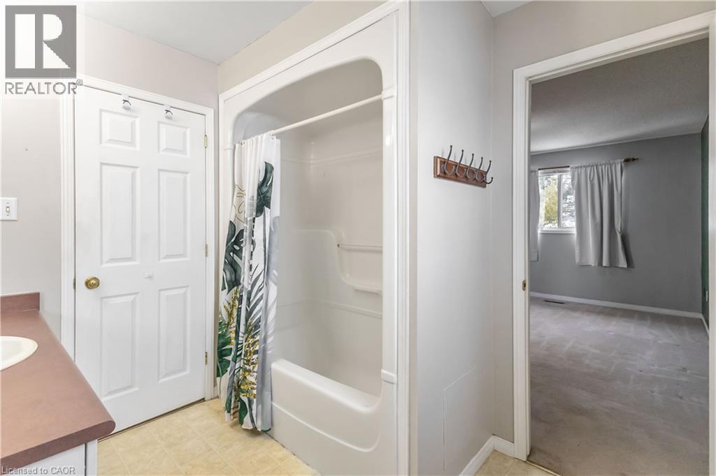 21 AXFORD Parkway, St. Thomas, Ontario, N5R6E6 — Photo 13
