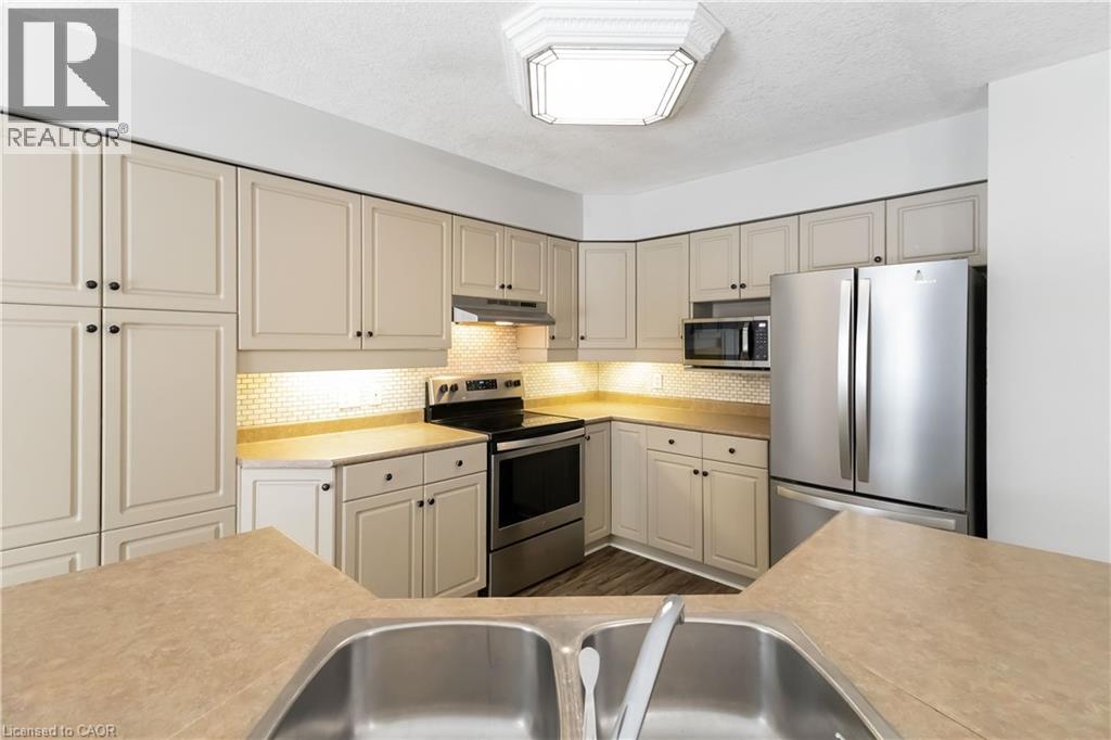 21 AXFORD Parkway, St. Thomas, Ontario, N5R6E6 — Photo 21