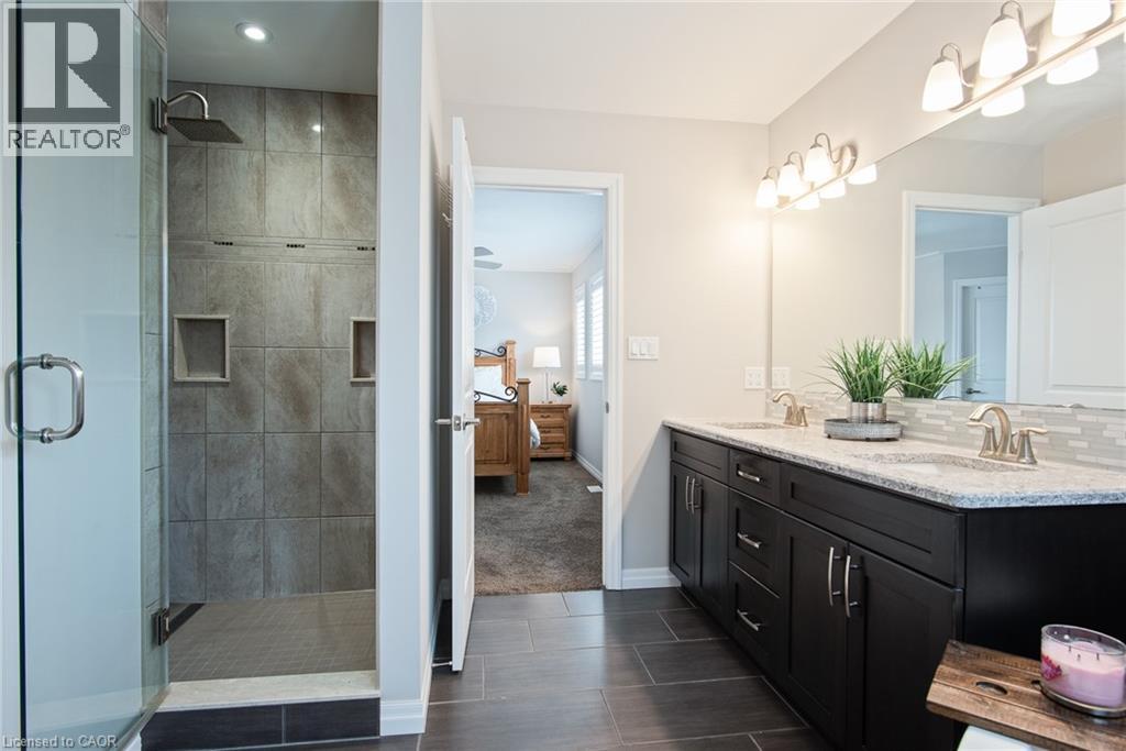 255 FALCONRIDGE Drive, Kitchener, Ontario, N2K0B6 — Photo 10