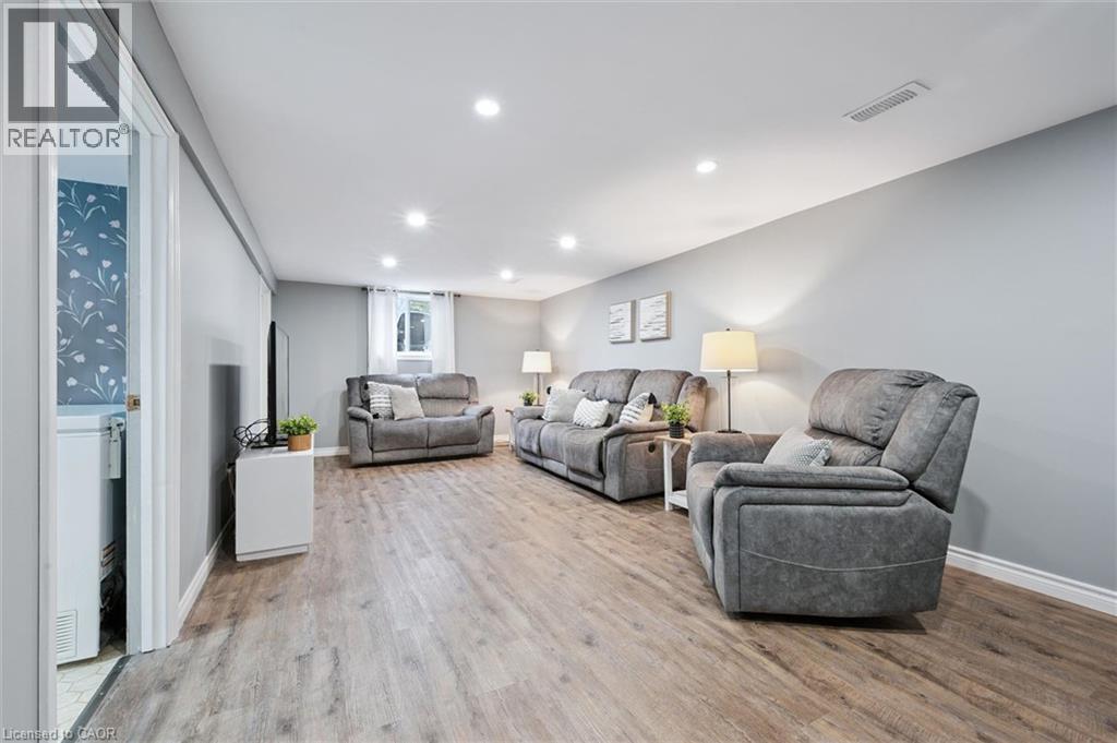56 WORDSWORTH Place, Kitchener, Ontario, N2B3L1 — Photo 10