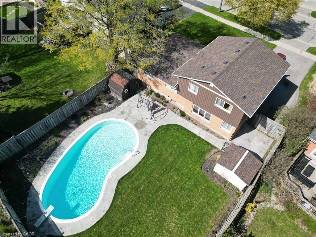 76 CLOVERDALE Crescent - 1