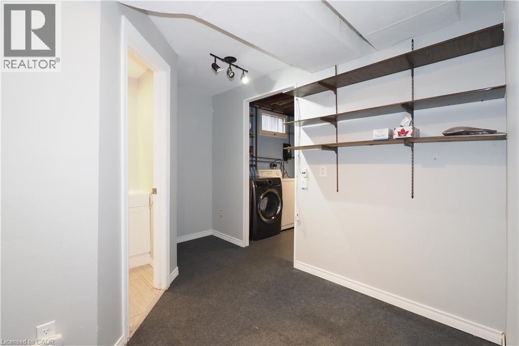76 CLOVERDALE Crescent - 35