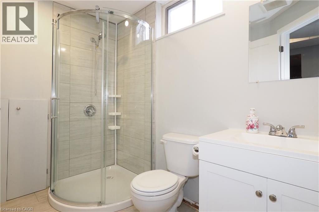 76 CLOVERDALE Crescent, Kitchener, Ontario, N2M4X2 — Photo 36