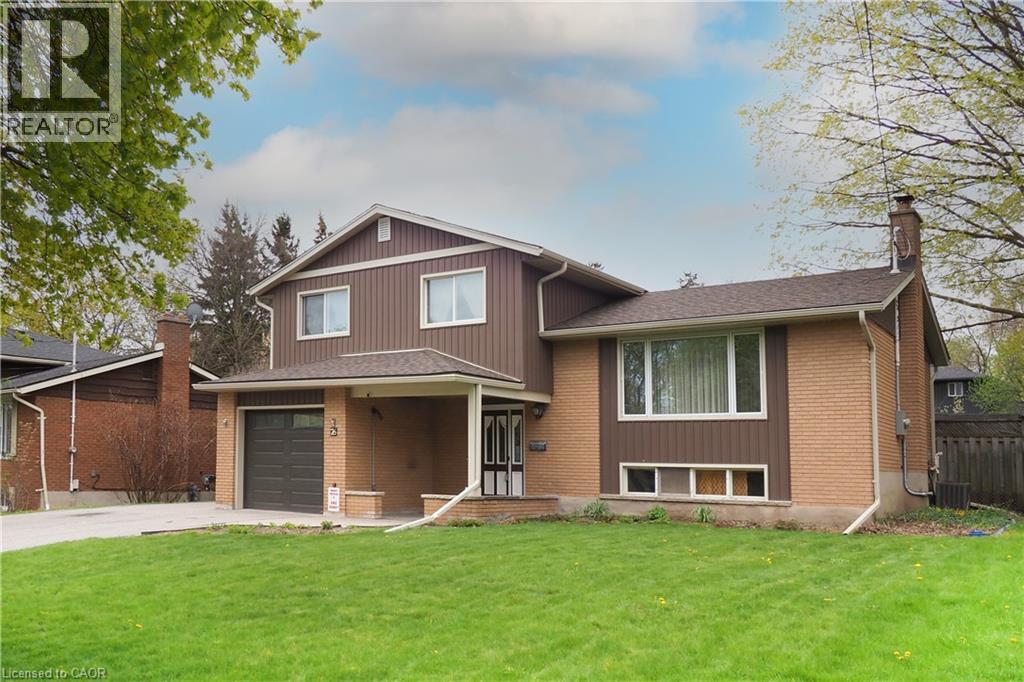 76 CLOVERDALE Crescent, Kitchener, Ontario, N2M4X2 — Photo 4