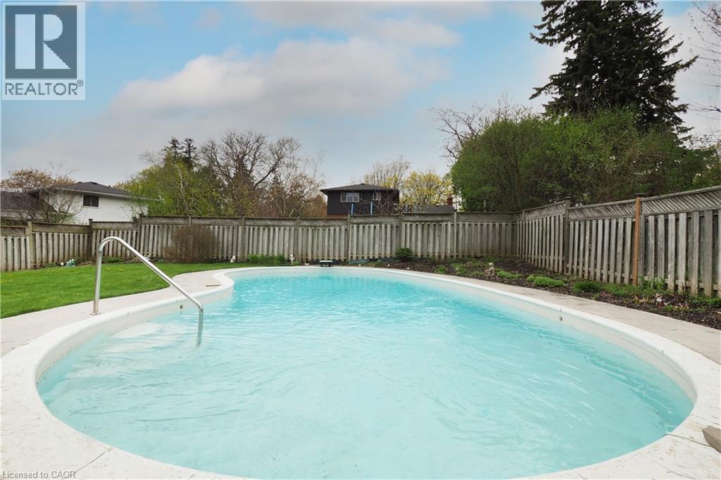 76 CLOVERDALE Crescent - 42