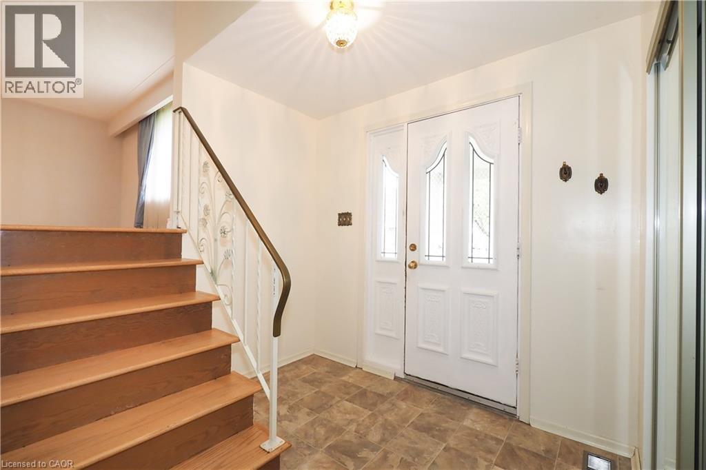 76 CLOVERDALE Crescent, Kitchener, Ontario, N2M4X2 — Photo 6