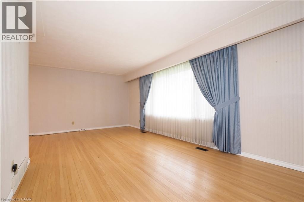 76 CLOVERDALE Crescent, Kitchener, Ontario, N2M4X2 — Photo 9