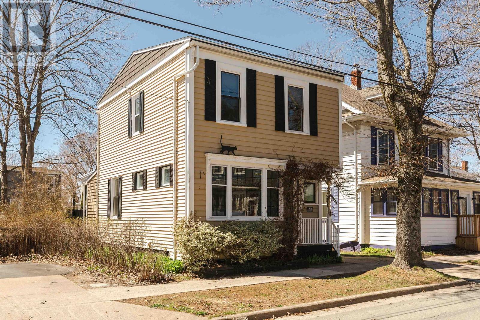 Property 2 of 48 of 1808 Chestnut Street