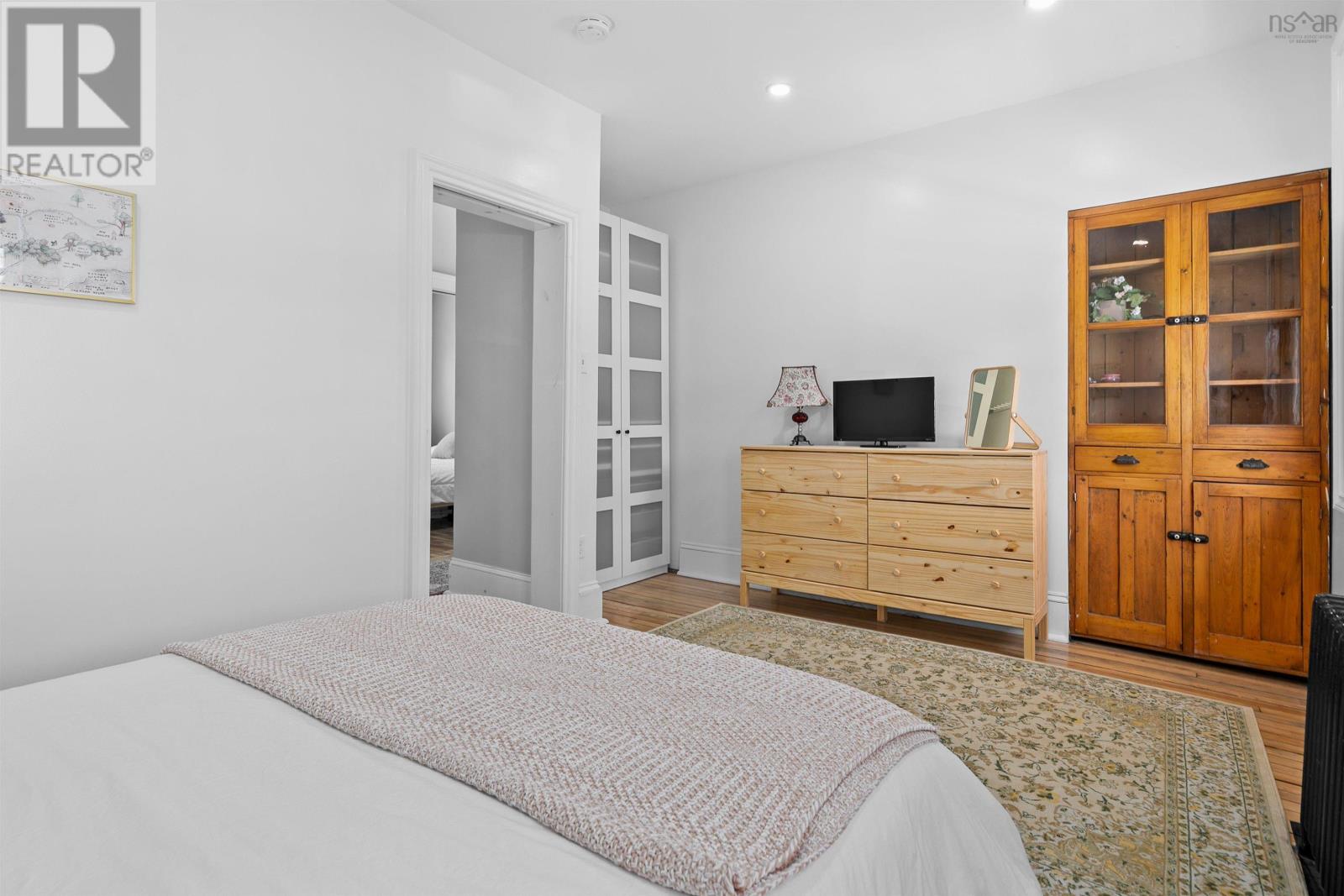 Property 26 of 48 of 1808 Chestnut Street