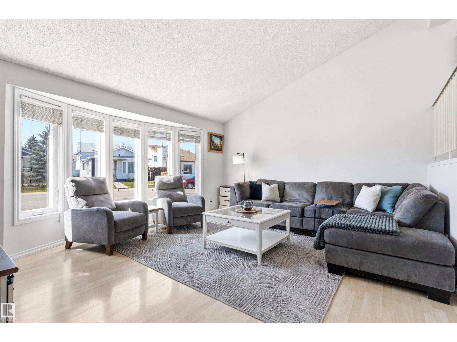 16711 94 ST NW, Edmonton