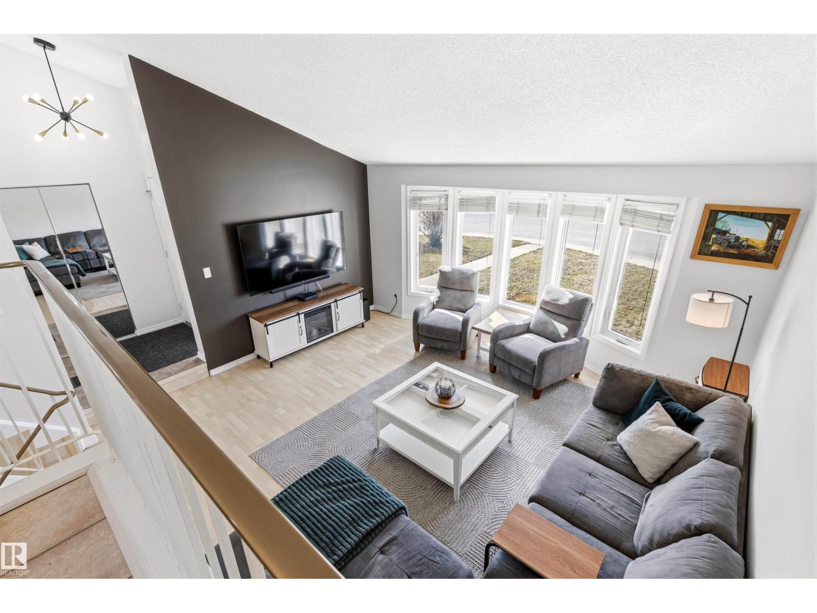 16711 94 ST NW, Edmonton