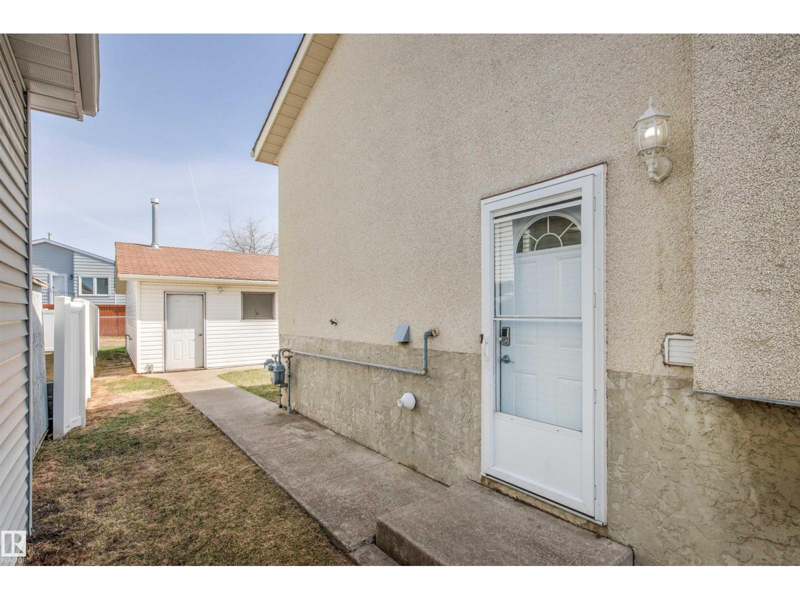 16711 94 ST NW, Edmonton