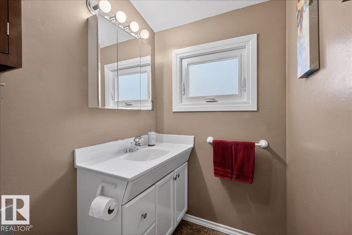 11302 58 ST NW, Edmonton