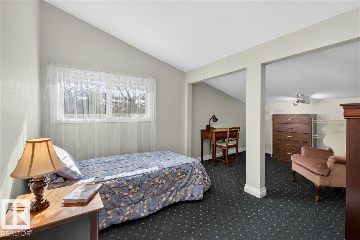 11302 58 ST NW, Edmonton